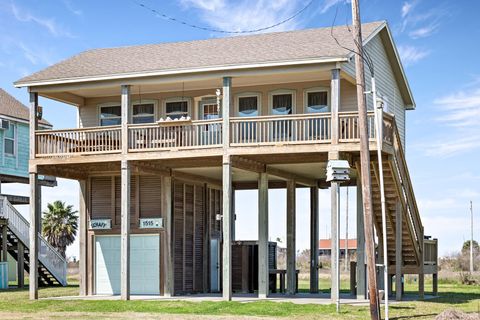 Tiny photo for 1515 Galveston Avenue, Port Bolivar, TX 77650 (MLS # 33429768)