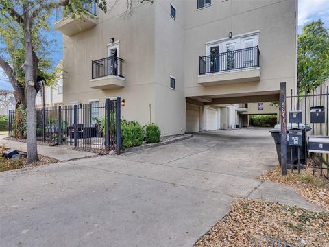 Photo of 5841 Darling Street #B, Houston, TX 77007 (MLS # 2683985)