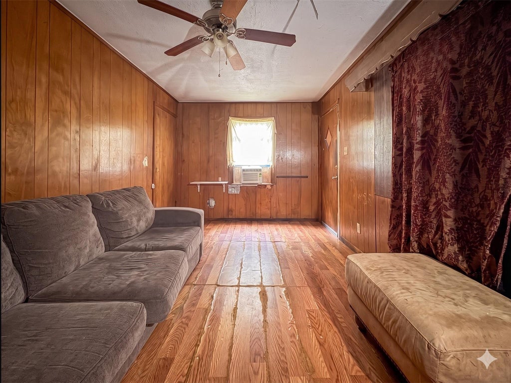 Photo of 8025 Avenue E, Houston, TX 77012 (MLS # 63673330)