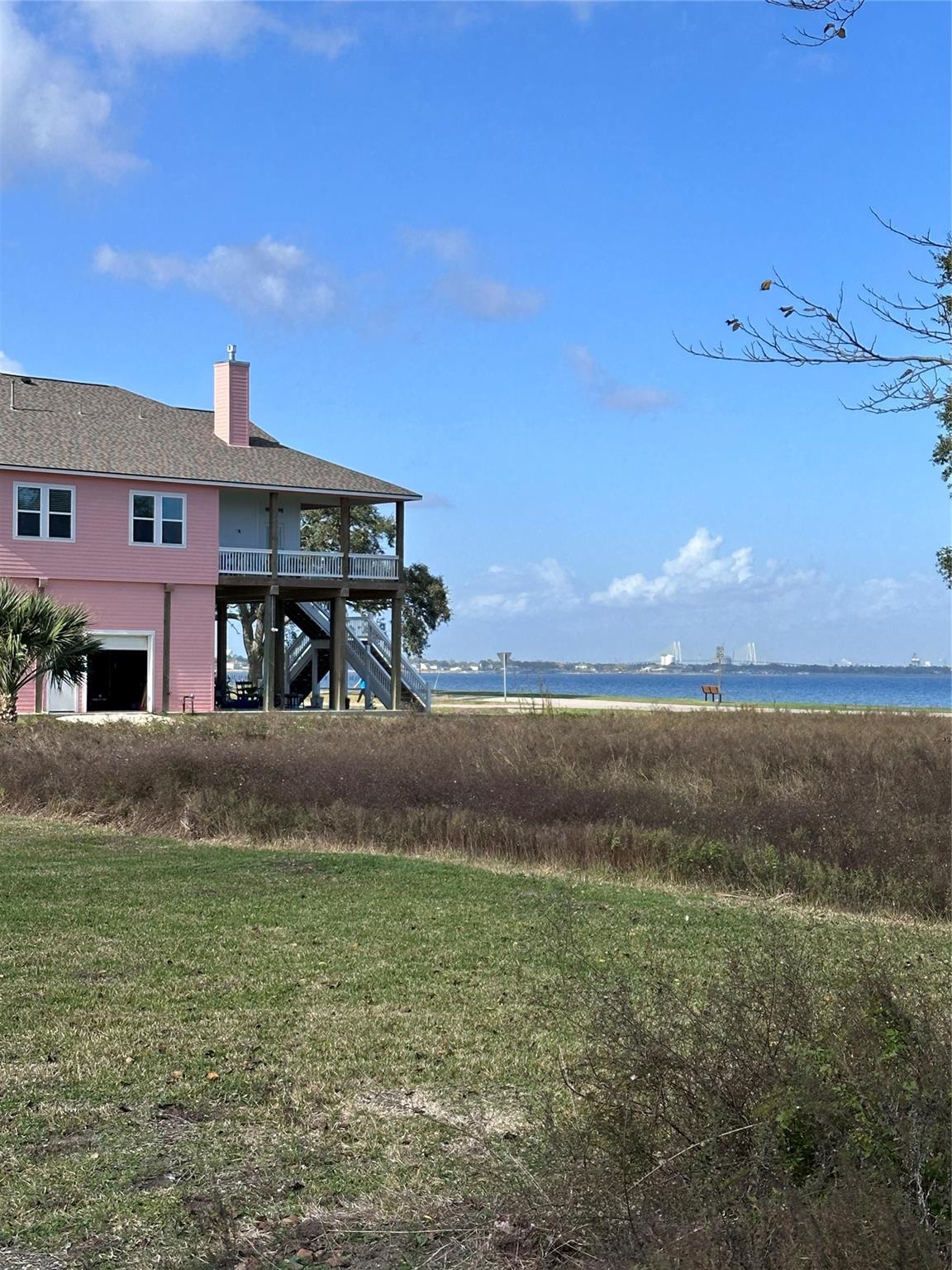 2 Shoreacres Circle