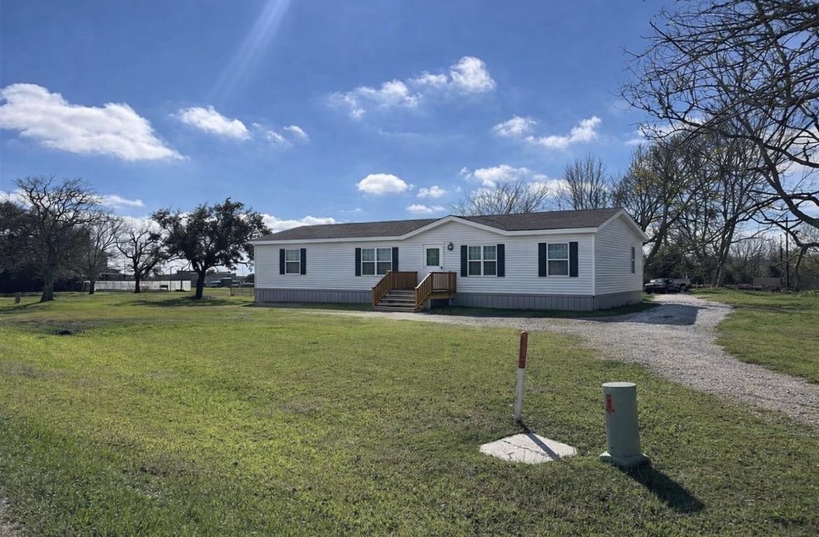 4906 County Road 469