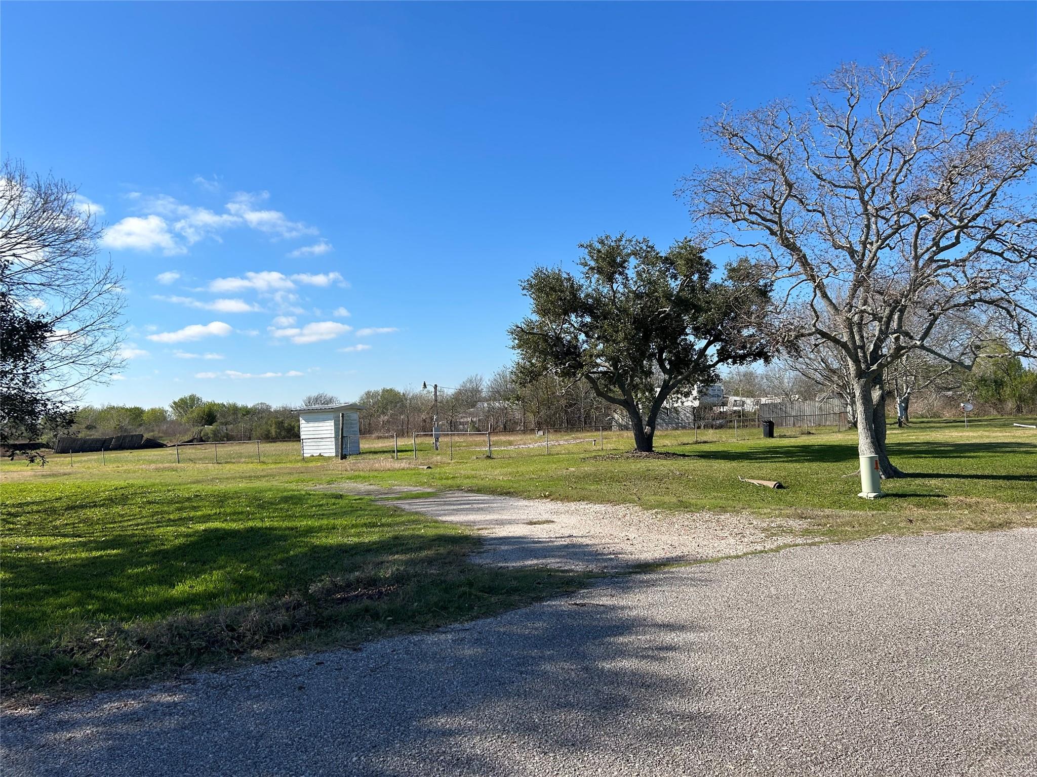 4906 County Road 469