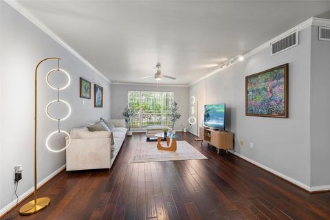 Photo of 2600 Bellefontaine Street, Houston, TX 77025 (MLS # 62228127)