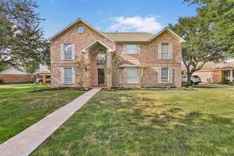 Photo of 313 Winding Oak Lane S, League City, TX 77573 (MLS # 39412618)
