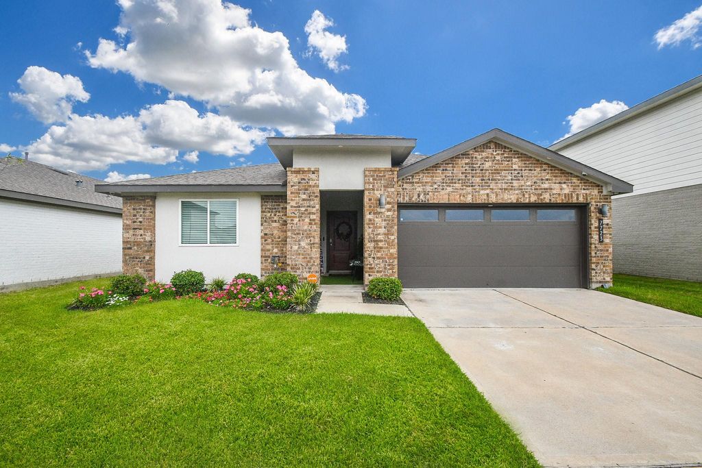 Photo of 7723 Golden Rubia Lane, Rosharon, TX 77583 (MLS # 34424018)