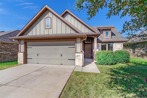 Photo of 2004 Birdie Court, Navasota, TX 77868 (MLS # 53326304)