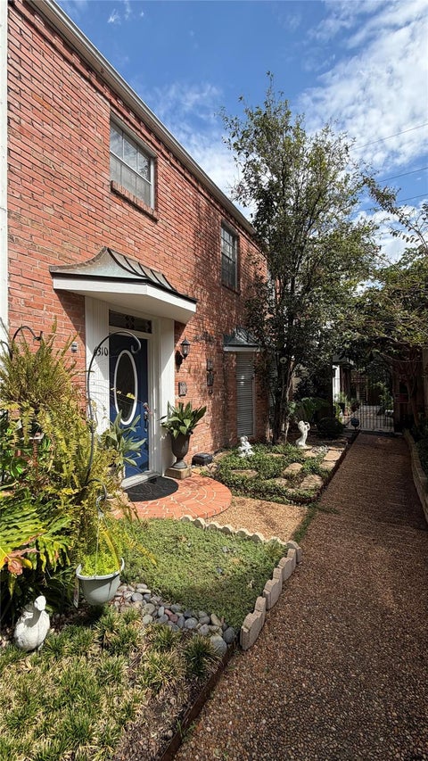Photo of 6310 Deerwood Road, Houston, TX 77057 (MLS # 96178802)