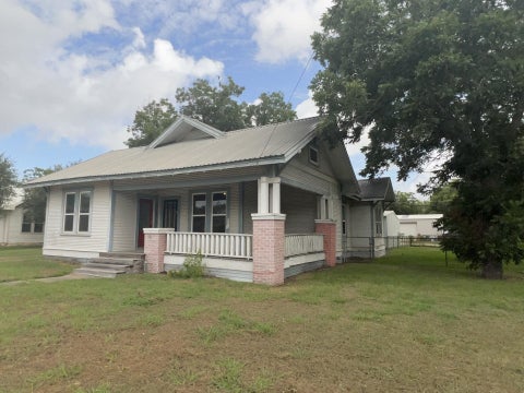 Homes For Sale - 115 Summit Street<br/> Schulenburg, TX 78956