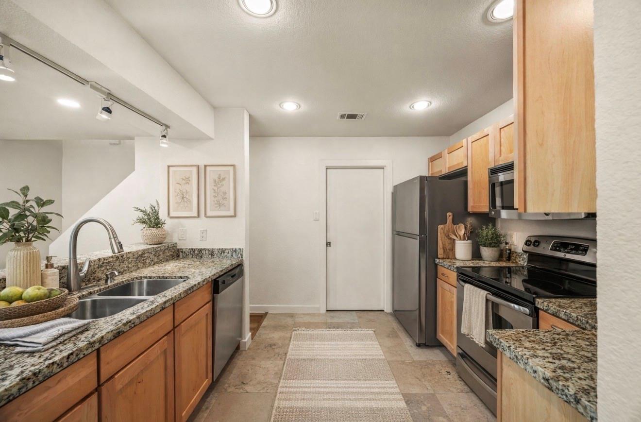 4777 Cedar Springs Road 8N