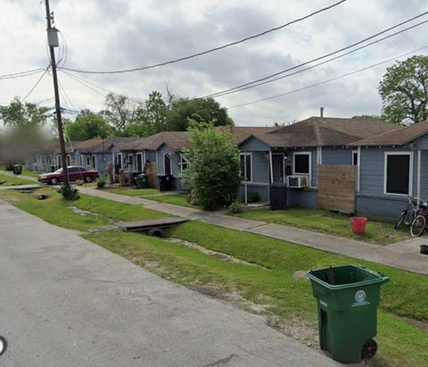 3102 Christie Street Houston TX 77026