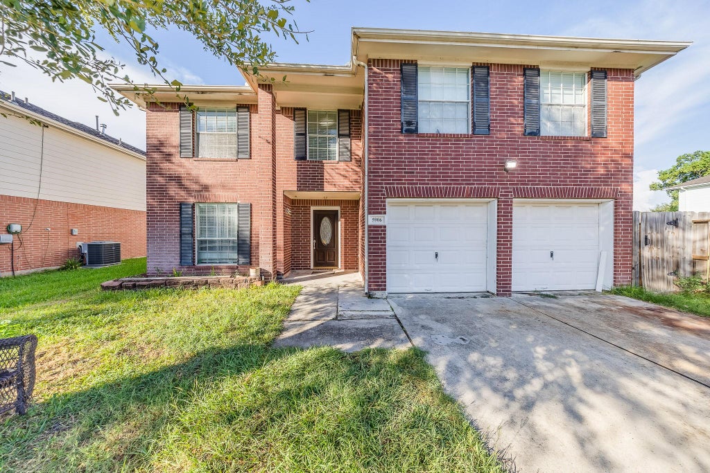 Photo of 5906 Logancrest Lane, Houston, TX 77086 (MLS # 18377626)