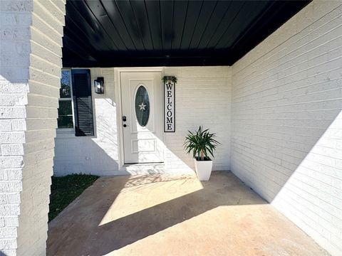 Homes For Sale - 413 La Bradford Drive<br/> Bay City, TX 77414