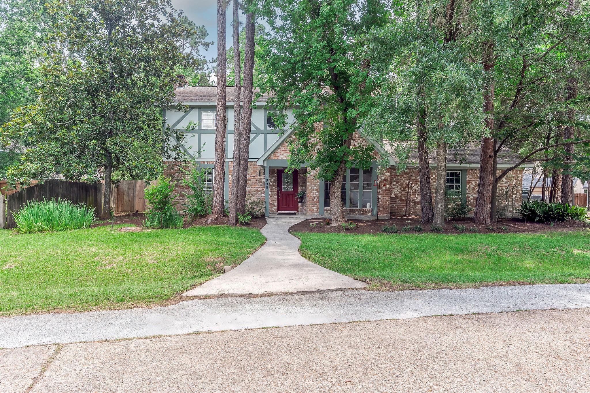 1906 Foxtail Place