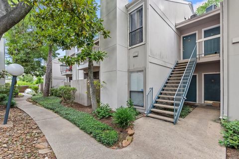 Tiny photo for 7900 N Stadium Drive #32, Houston, TX 77030 (MLS # 66670250)