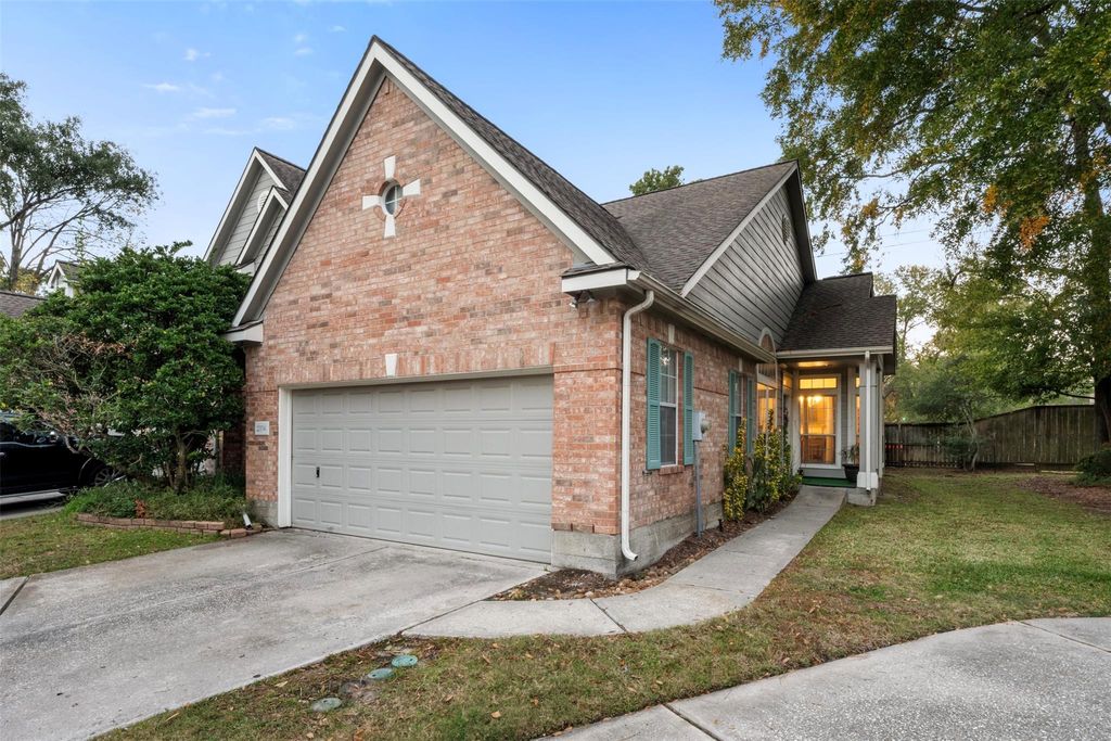 Photo of 2334 Everest Way, Houston, TX 77339 (MLS # 66855133)