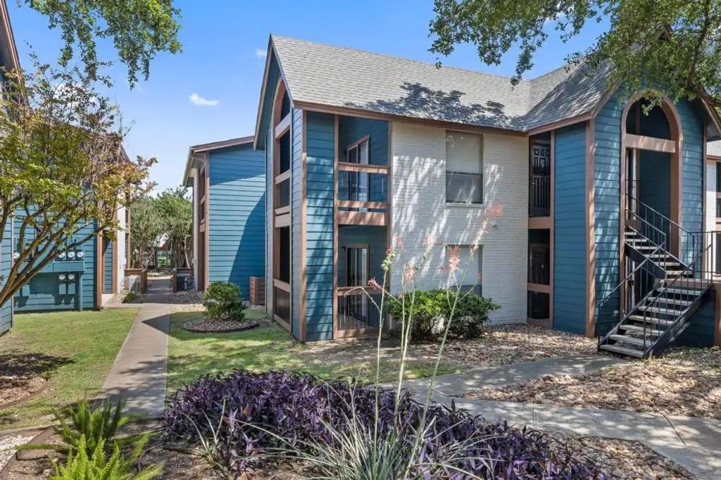 Photo of 10951 Laureate Drive #0107, San Antonio, TX 78249 (MLS # 45305625)