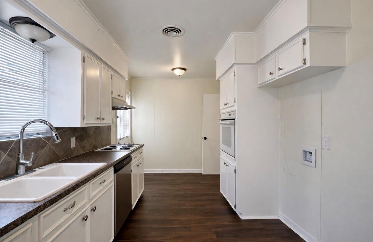 205 E Crestmont Drive