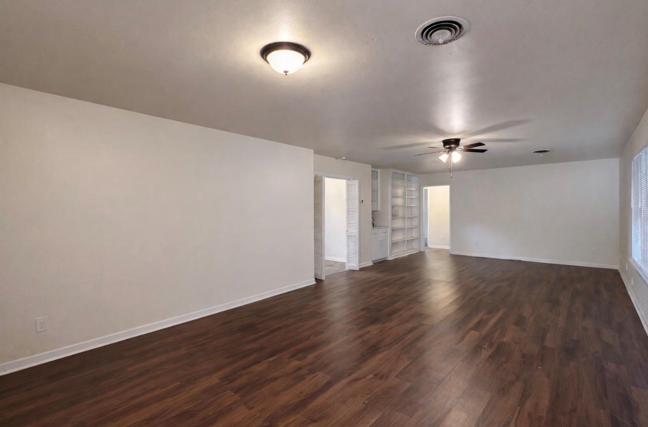 205 E Crestmont Drive