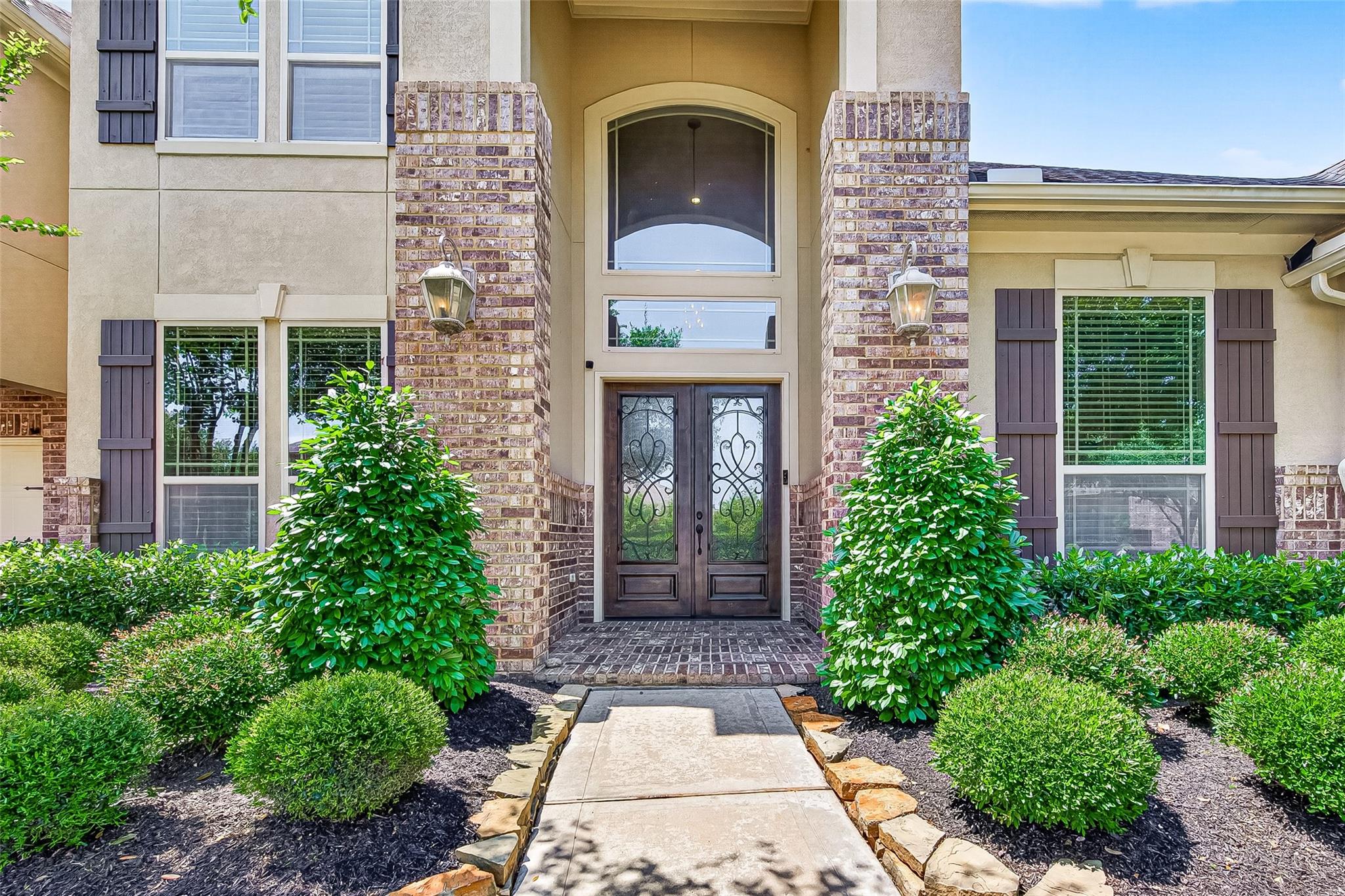11334 Lazarro Lane