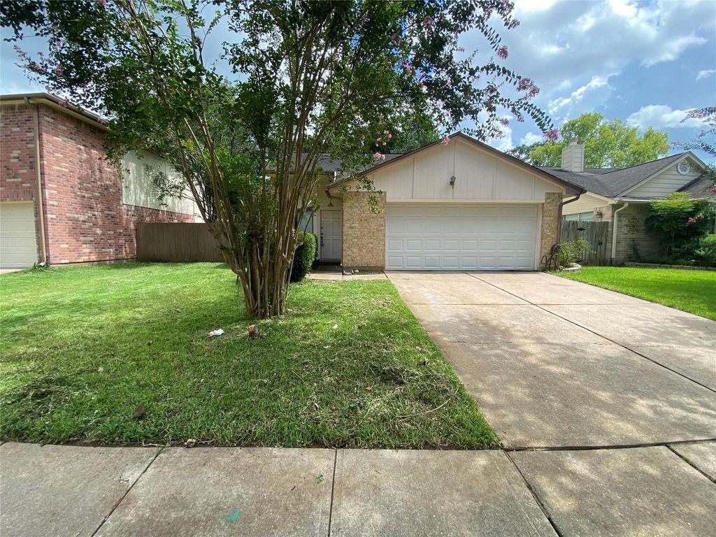Photo of 3534 Woodmere Lane, Sugar Land, TX 77478 (MLS # 24188944)