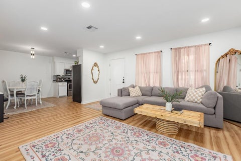 Photo of 401 Linn St ST, Huntington, TX 75949 (MLS # 65627795)