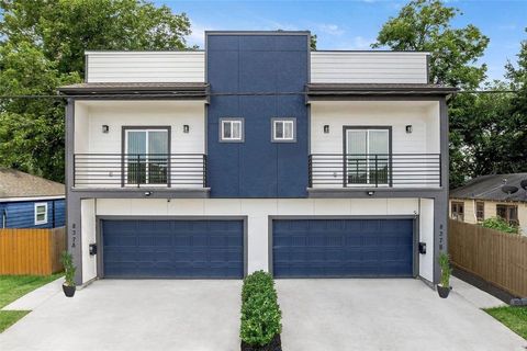 Photo of 837 W Little York Road, Houston, TX 77091 (MLS # 63371534)