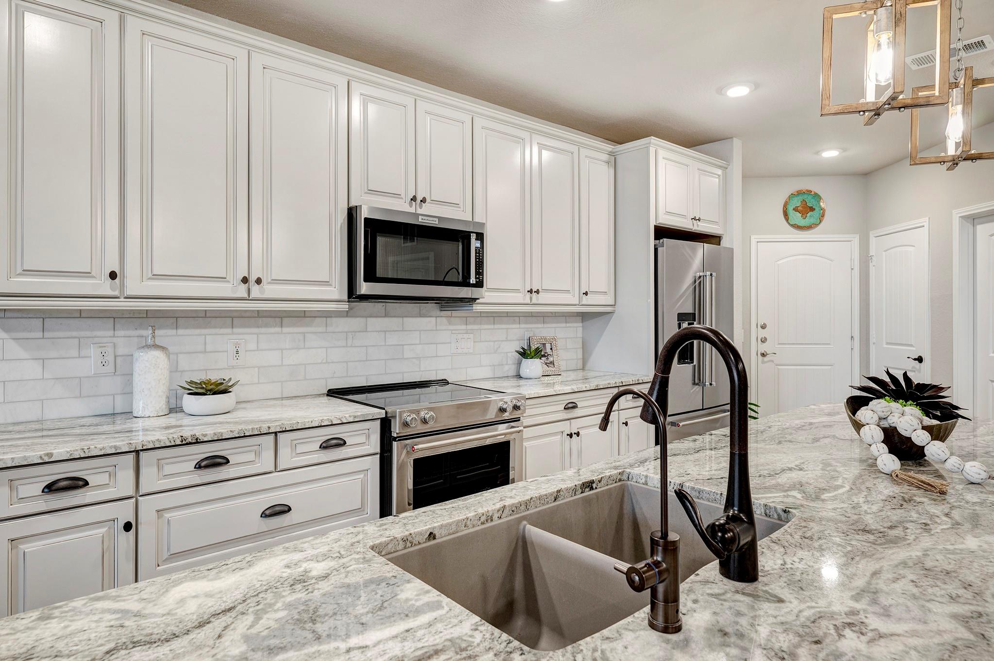 6804 Westview Drive 2206