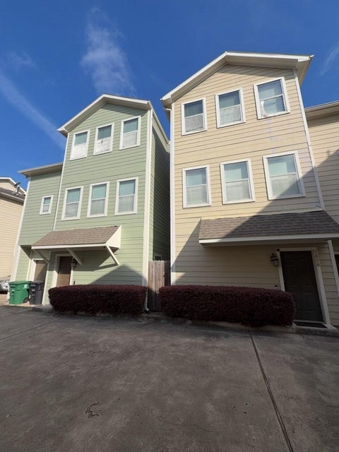 Homes For Rent - 1828 Fletcher Street<br/> Houston, TX 77009