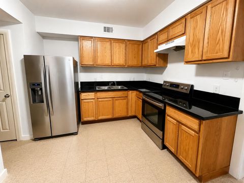 Multifamily For Rent - 2204 Hutchins Street #A<br/> Houston, TX 77003
