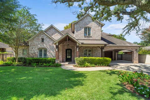 Photo of 706 Oyster Creek Drive, Sugar Land, TX 77478 (MLS # 62928896)