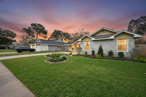 Photo of 15427 Pebble Lake Drive, Houston, TX 77095 (MLS # 22930500)