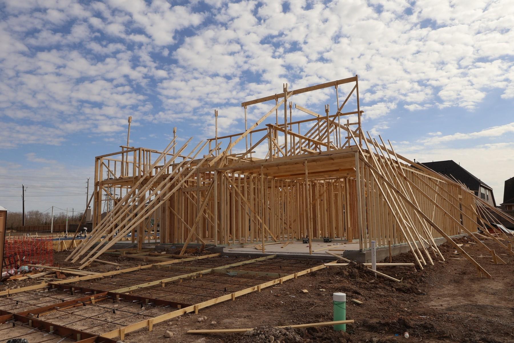 1822 S Wildflower Drive