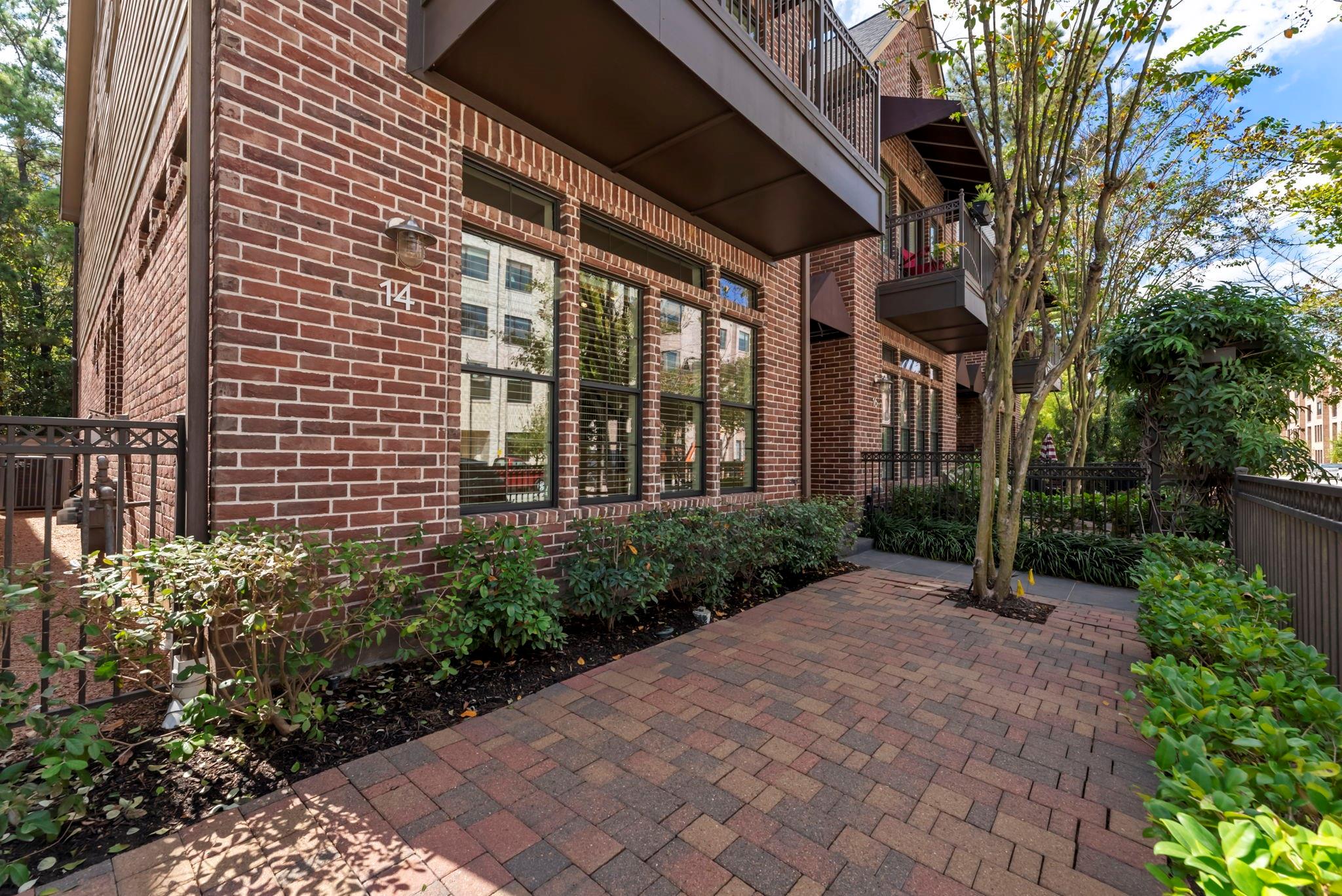 14 Riva Row