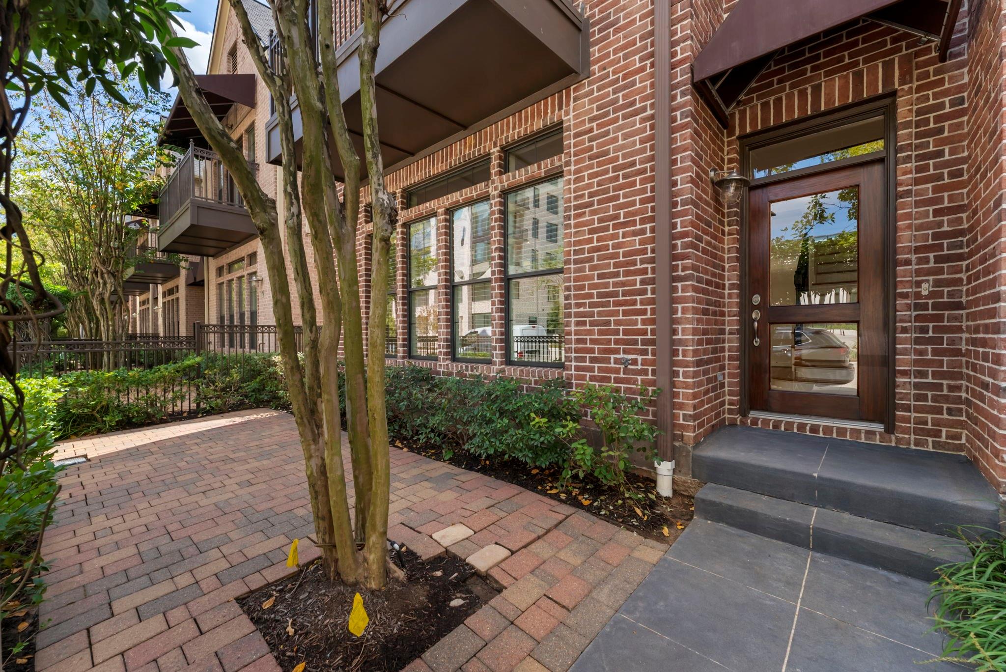 14 Riva Row