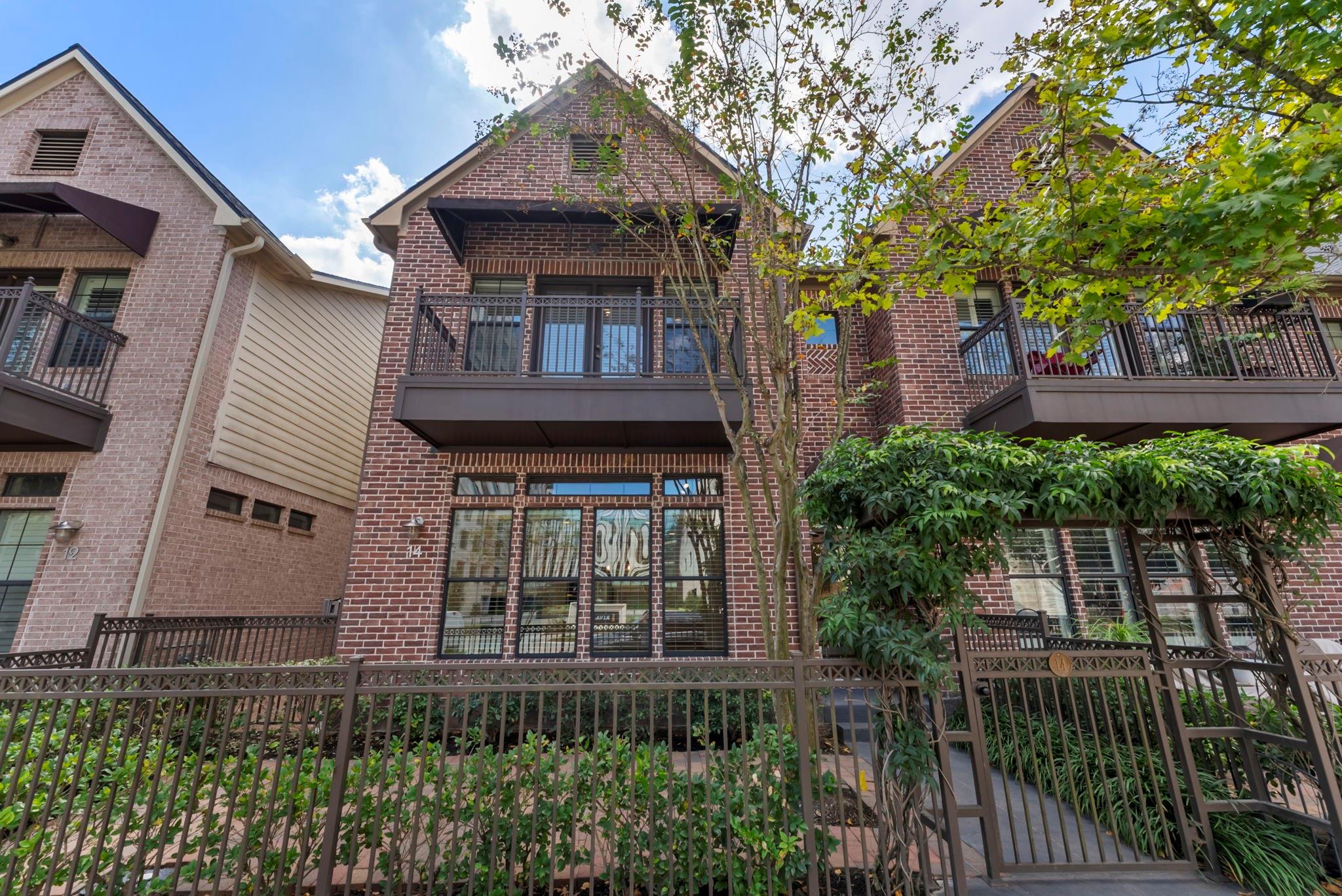 14 Riva Row