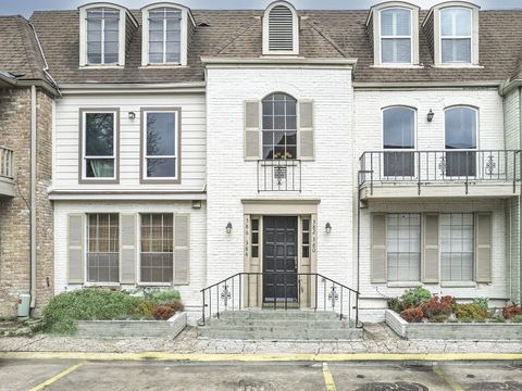 Photo of 384 N Post Oak Lane #384, Houston, TX 77024 (MLS # 86479139)