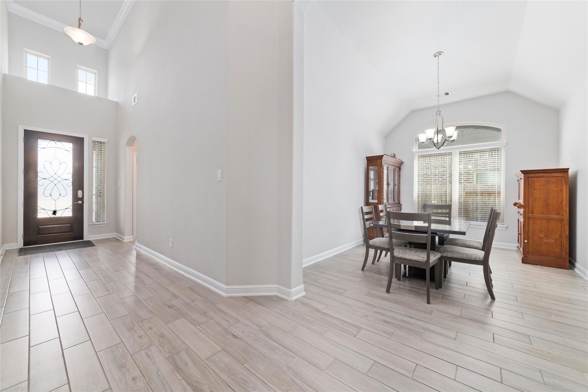 3324 Hickory Leaf Trail