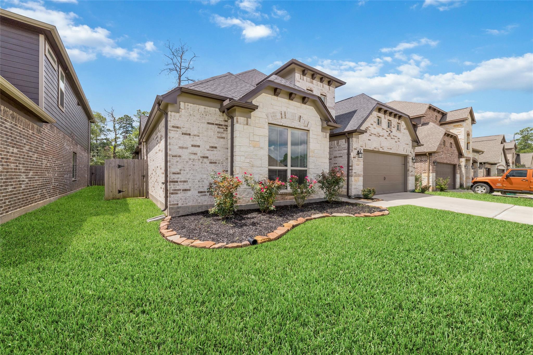 3324 Hickory Leaf Trail