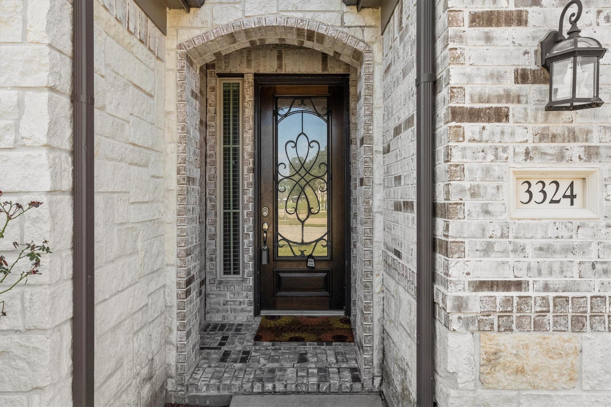 3324 Hickory Leaf Trail