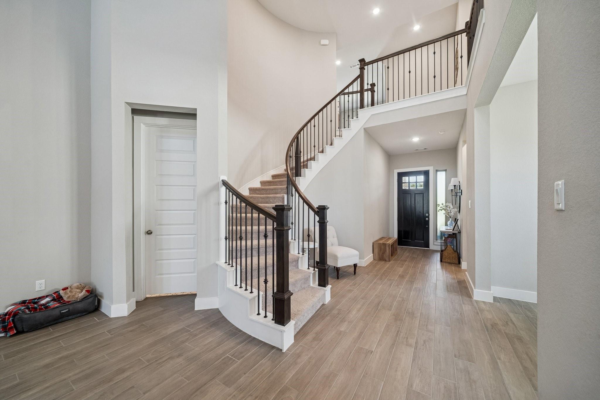 215 Nirnroot Court