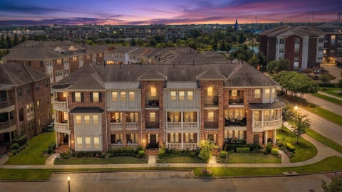 Townhouse For Sale - 183 Grace Point Drive<br/> Fort Bend County, Sugar Land, TX 77498