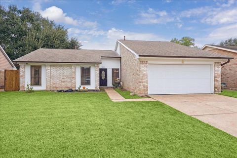 Photo of 9814 Sageroyal Lane, Houston, TX 77089 (MLS # 23233717)