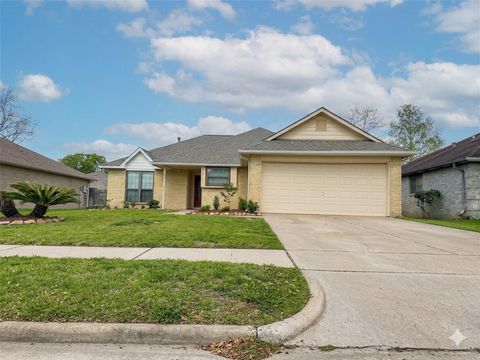 Photo of 15731 Castorglen Drive, Houston, TX 77598 (MLS # 58062993)