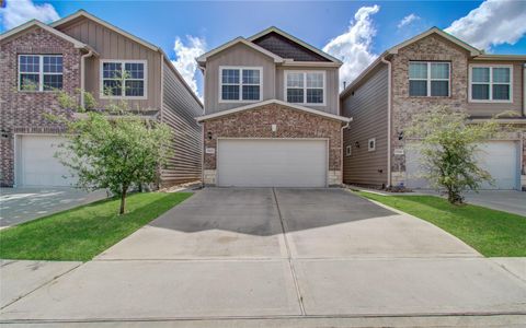 Photo of 15022 Eagle Feather Court, Houston, TX 77090 (MLS # 87970250)