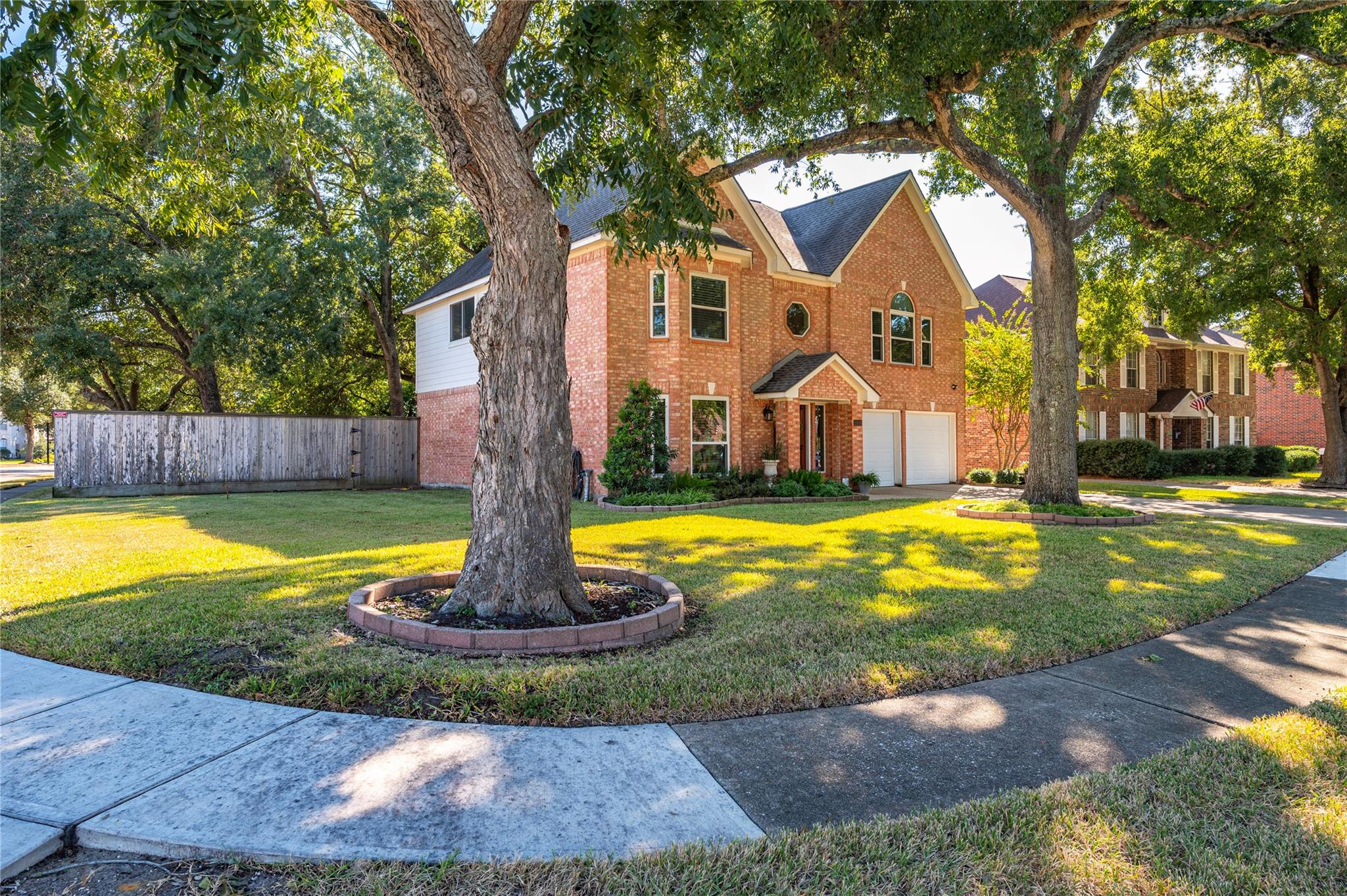 2601 Lakeway Drive