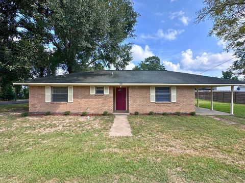 Photo of 709 Baker Street St, Huntsville, TX 77340 (MLS # 71750219)