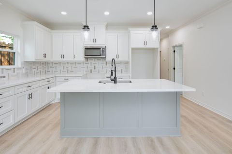 1800 Brookhaven Street Bryan TX 77803