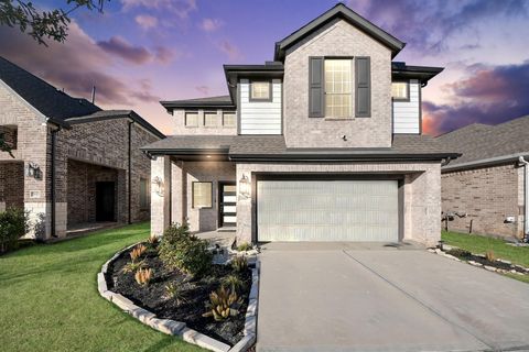 Photo of 7027 Winterberry Glen Lane, Katy, TX 77493 (MLS # 69570097)