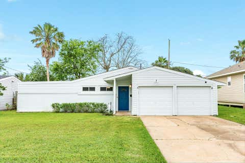 Photo of 105 Marlin Avenue, Galveston, TX 77550 (MLS # 68540155)