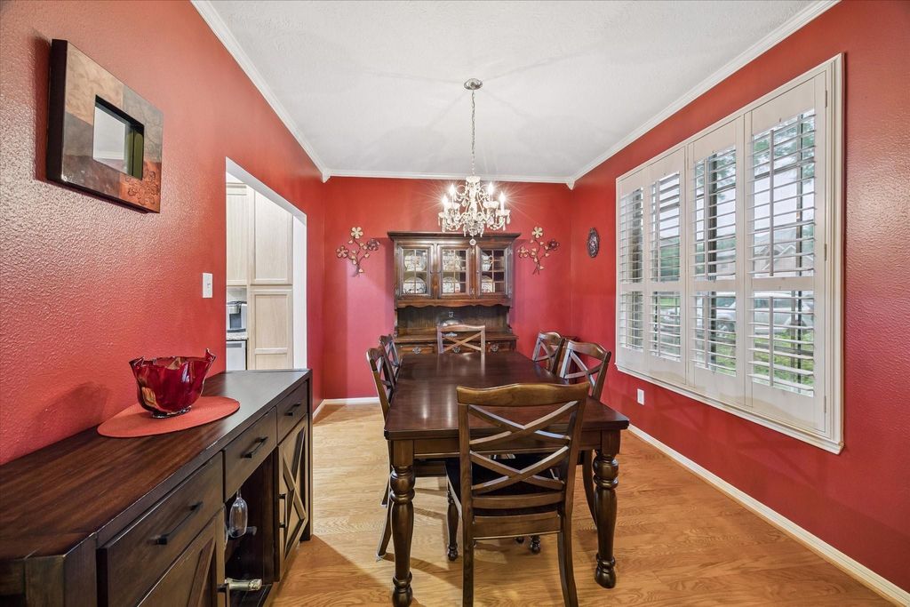 Photo of 2010 White Oaks Hills Lane, Houston, TX 77339 (MLS # 21553061)